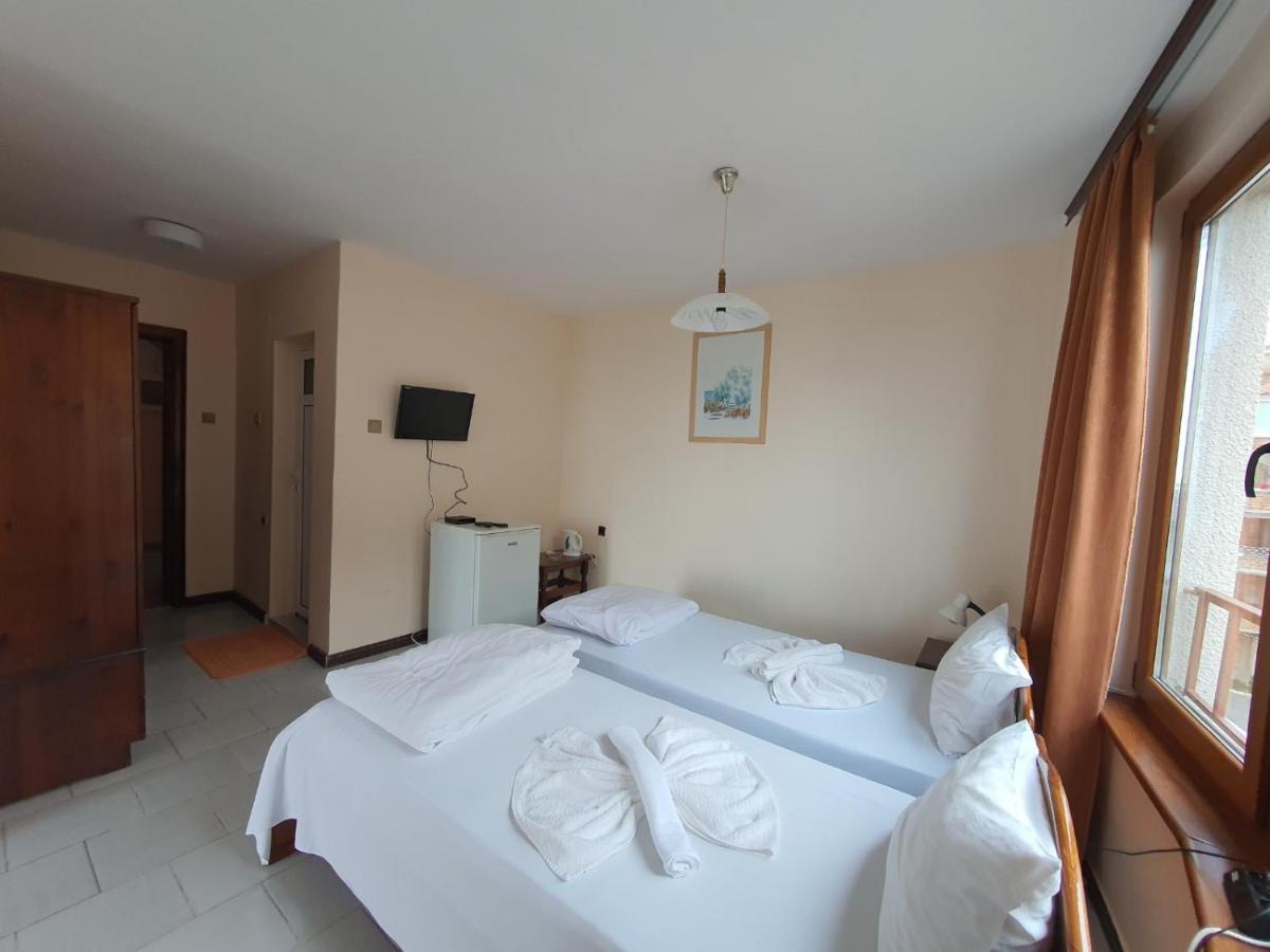 Lazur Hotel Ravda Bagian luar foto