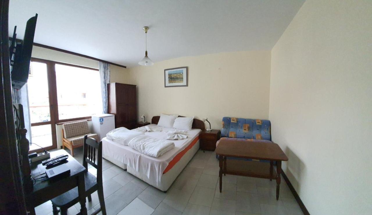 Lazur Hotel Ravda Bagian luar foto