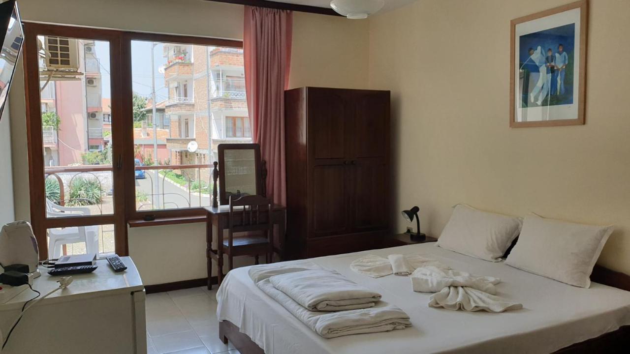 Lazur Hotel Ravda Bagian luar foto