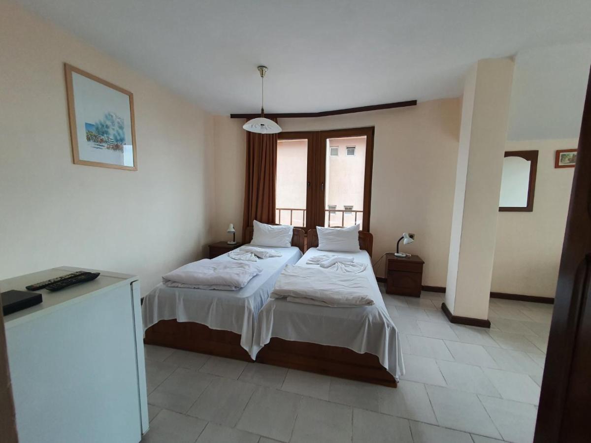 Lazur Hotel Ravda Bagian luar foto
