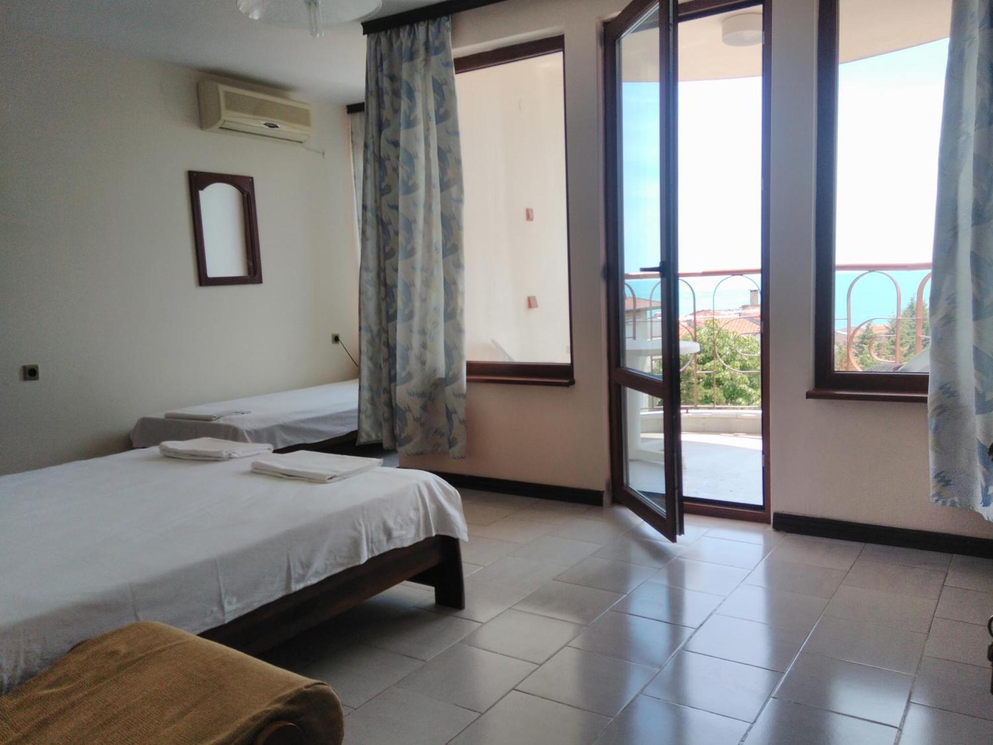Lazur Hotel Ravda Bagian luar foto