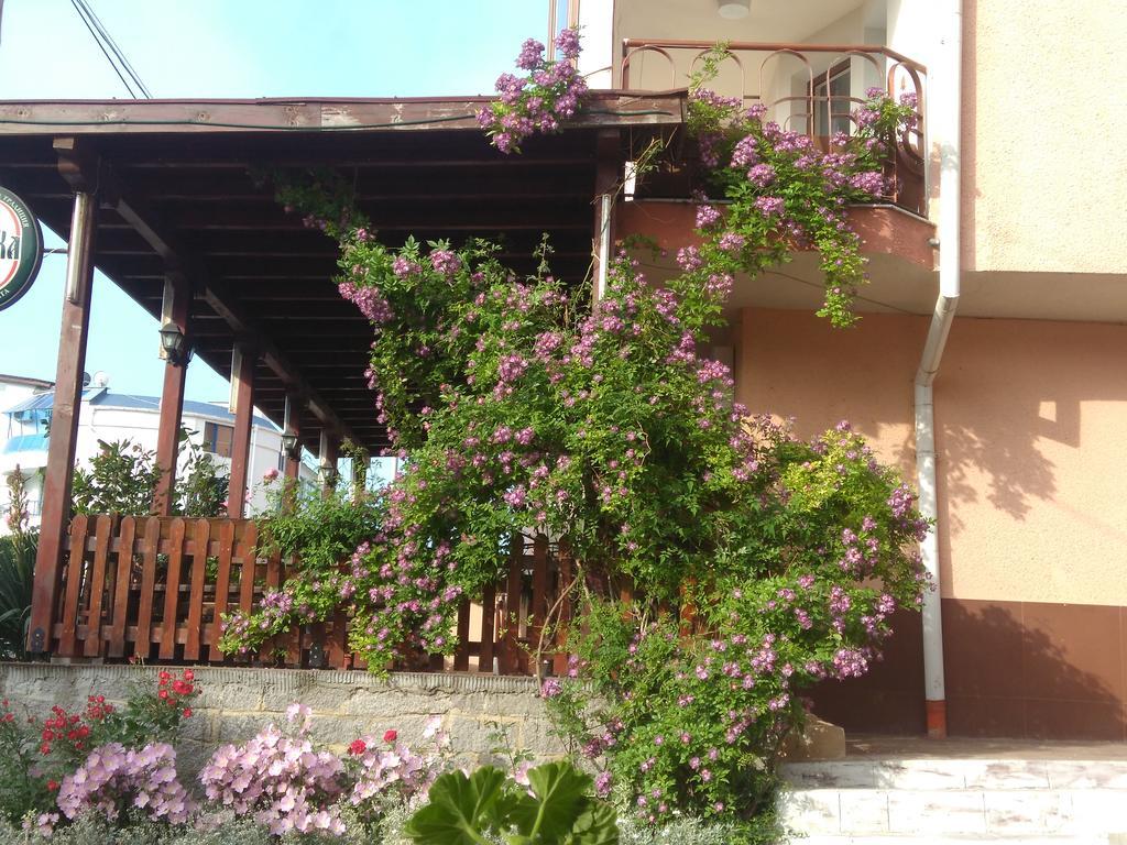 Lazur Hotel Ravda Bagian luar foto